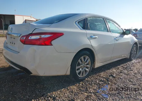 2017 Nissan Altima 2.5 S z USA, uszkodzony, nr VIN 1N4AL3AP2HN322958